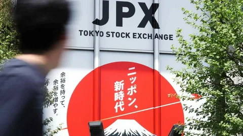 Tokyo stock exchange Japan nikkei crash taiwan stock market semiconductor technology selloff