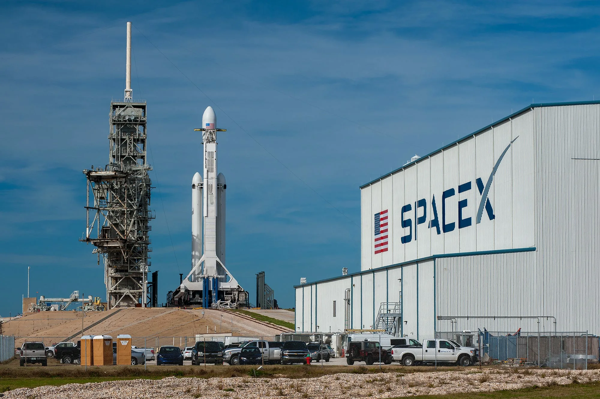 Illustration for SpaceX financial report and Nasdaq futures dynamics