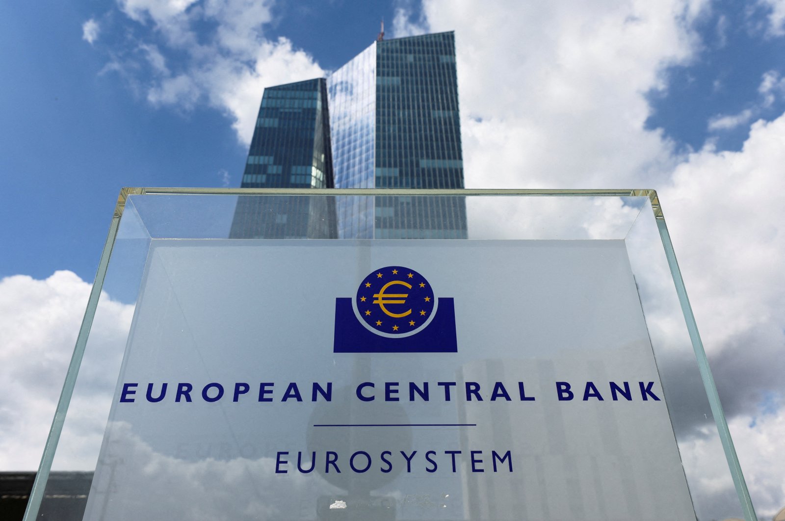 European stock market indices and Frankfurt financial district on ECB rate decision week